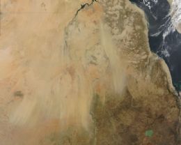 Foto de satlite mostra o avano de tempestade de areia no Sudo