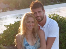 Shakira publica foto com Piqu e se declara: Apresento a vocs meu sol