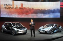 BMW apresenta oficialmente a submarca 'i' para eltricos e hbridos