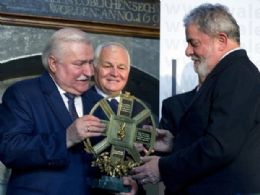 Ex-presidente Lula recebe prmio de 100 mil euros na Polnia