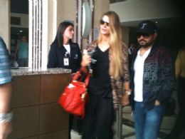 O cantor Luciano deixa o hospital em que estava internado em Curitiba