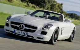 Mercedes-Benz revela SLS AMG Roadster