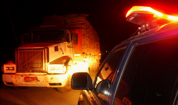 PRF atua em rodovia estadual de madrugada e flagra madeira ilegal