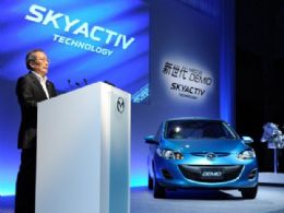 Mazda apresenta no Japo compacto a gasolina que roda 30 km/l