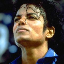 Biografia autorizada trar desenhos de Michael Jackson