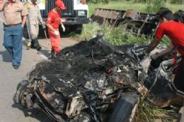 Cinco pessoas morrem nas rodovias; duas carbonizadas