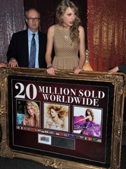 Taylor Swift recebe homenagem por vender 20 milhes de discos