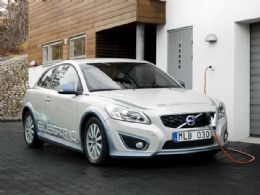 Volvo fecha parceria com a Siemens para produzir carros eltricos