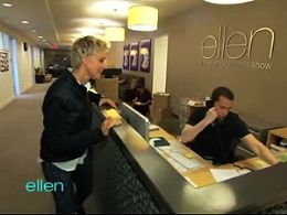 Ator de 'Two and a half men' vira recepcionista de Ellen DeGeneres