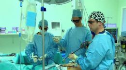 Cmeras 3D guiam os mdicos na cirurgia