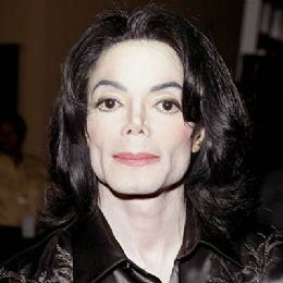 lbuns de Michael Jackson se mantm no topo das vendas
