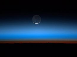 Astronauta faz foto do 'pr da Lua' visto do espao