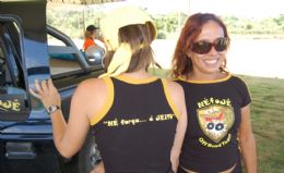 Fabiana e Telma com todo gs para participar do Rally Berohok