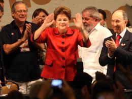 'No  herana porque eu ajudei a construir', diz Dilma sobre era Lula