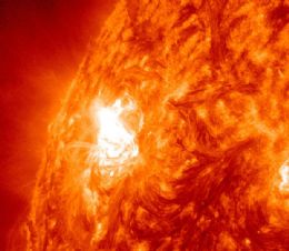 Nasa registra mancha solar gigante