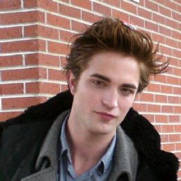 Robert Pattinson  eleito o homem mais bem vestido