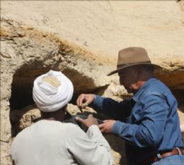 Arquelogos egpcios localizam dois tmulos de 2.500 anos