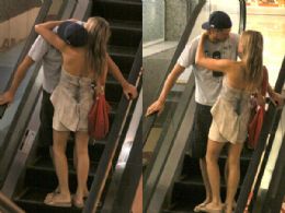 Rodrigo Hilbert e Fernanda Lima vo ao cinema e trocam beijos em shopping