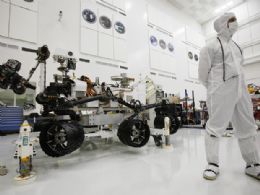 Jipe que vai explorar Marte est em fase final de montagem nos EUA