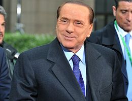 Dono do Milan, Berlusconi bica humildade e pede estdio com seu nome