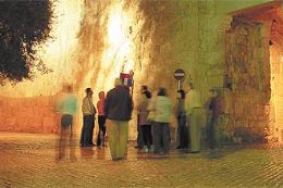 Porta de Sio, um dos acessos  Cidade Velha de Jerusalm; cidade tem locais importantes para catlicos, judeus e muulmanos