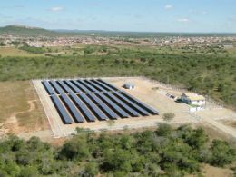 Grupo de Eike Batista abre 1 usina comercial de energia solar do pas
