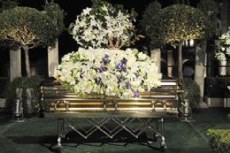 O caixo folheado de Michael Jackson; cerimnia aconteceu mais de dois meses aps a morte do cantor