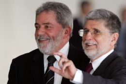 Amorim diz que tenso em Honduras diminuiu, Lula prefere no comentar