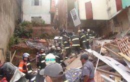 Exploso em padaria atinge duas casas e deixa ao menos oito feridos