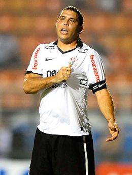 Vandalismo contra Corinthians faz Ronaldo pensar em parar de jogar