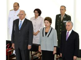 Dilma defende fora de dissuaso convincente para garantir paz