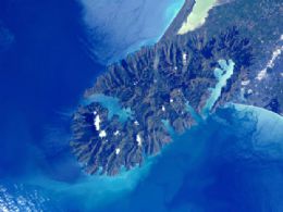 Astronauta fotografa mar azul no litoral da Nova Zelndia