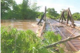 Reconstruo de pontes levadas por enchentes custar R$ 30 mi em MS