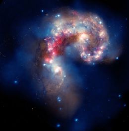 Imagem mostra coliso de galxias na direo da constelao do Corvo