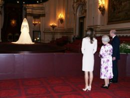 Exposio do Vestido de Kate Middleton j atraiu 350 mil pessoas na Inglaterra