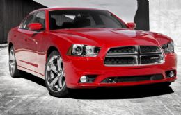 Dodge revela linha 2011 do Charger