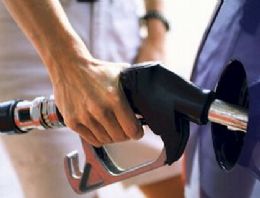Etanol acumula alta de 31% no ano; gasolina sobe 9,6%, diz IBGE