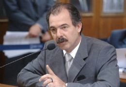 Mercadante critica PSDB e promete acabar com pedgios em SP