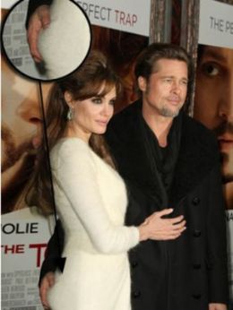 Brad Pitt apalpa o bumbum de Jolie na premire de 'O Turista'