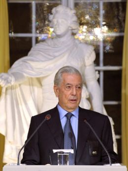 Em Estocolmo, Mario Vargas Llosa elogia democracias latino-americanas