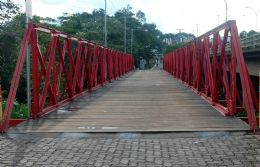 A ponte de ferro do Coxip foi construda em 1896.