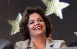Dilma vai a evento do PAC e TV estatal tira seu nome do ar