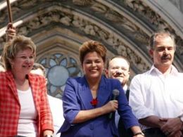 Dilma afirma que tucanos fizeram 'governo de poucos'