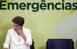 Dilma anuncia em cadeia de rdio e TV programas para melhorar a Sade