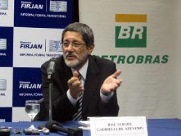 Palocci tem mandato a cumprir no conselho da Petrobras, diz Gabrielli