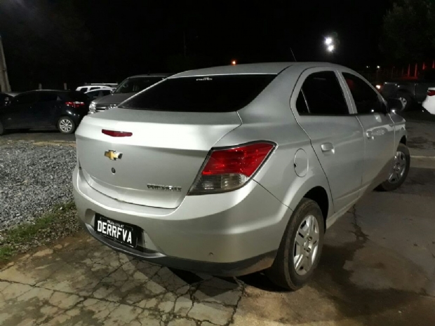 Carro que tentavam vender era um Prisma