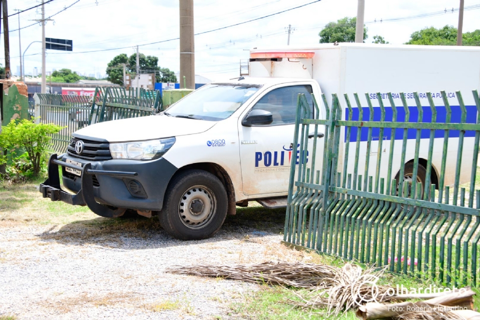 Homem em situao de rua  encontrado morto ao lado de rvore no interior do estado