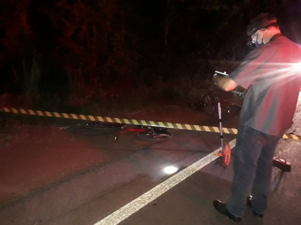 Ciclista de 21 anos morre atropelada e motorista de caminhonete foge sem prestar socorro