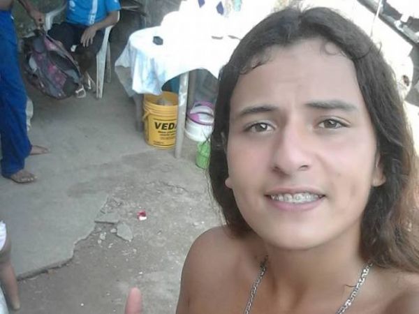 Jovem  assassinado aps discusso em final de bloco de carnaval de SP