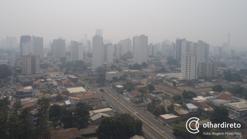 Cidade tem ficado com o cu constantemente encoberto por fumaa das queimadas